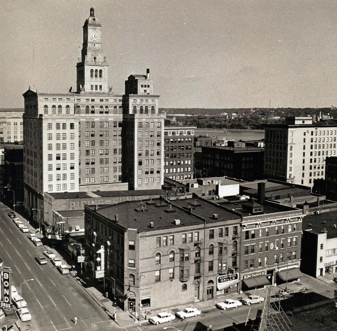 19630721 -- Davenport Bank & Trust Co. Building
